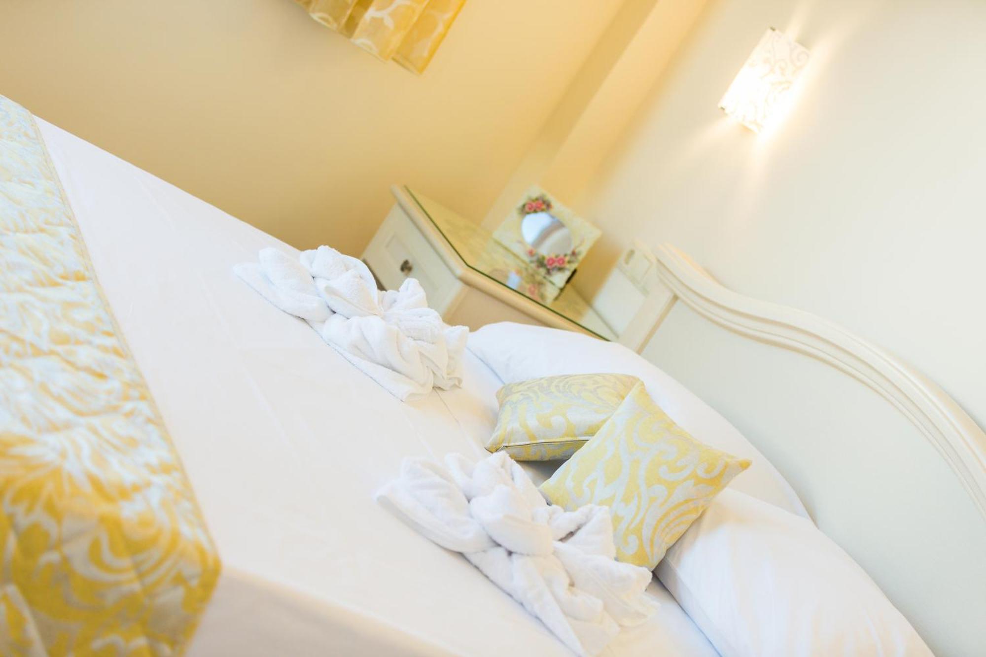 Polyxenia Suites Rethymno  ภายนอก รูปภาพ